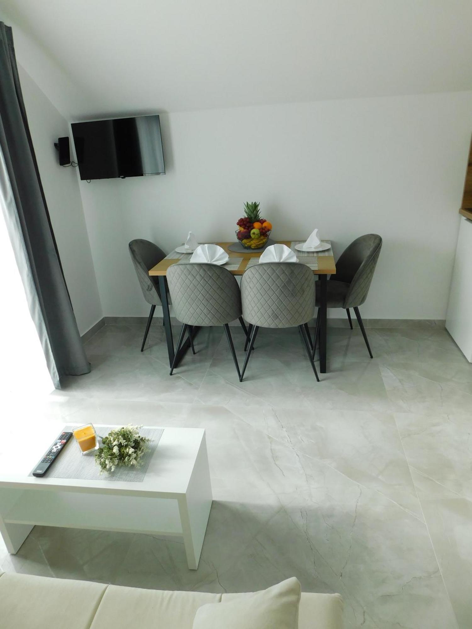 Apartman Nativis Оточац Экстерьер фото
